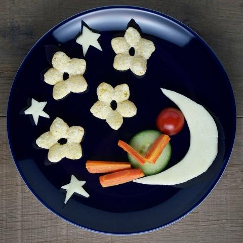 Man On The Moon Fun Plate