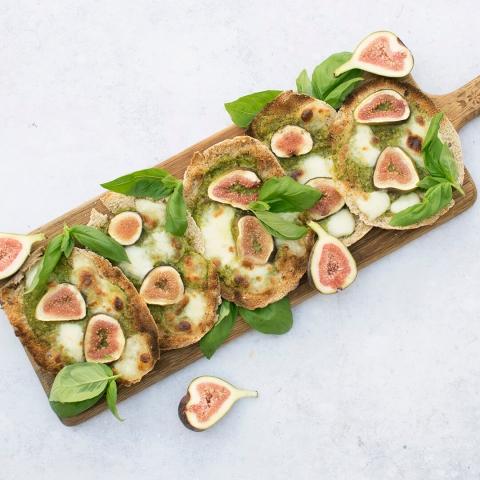 Fig & Mozzarella Pittas