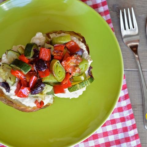Jacket Potato, Hummous & Veg